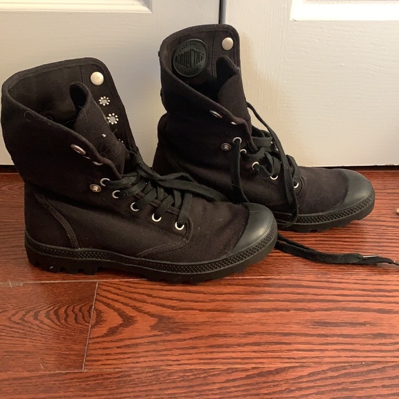 Palladium Shoes - Picture 4 of 4